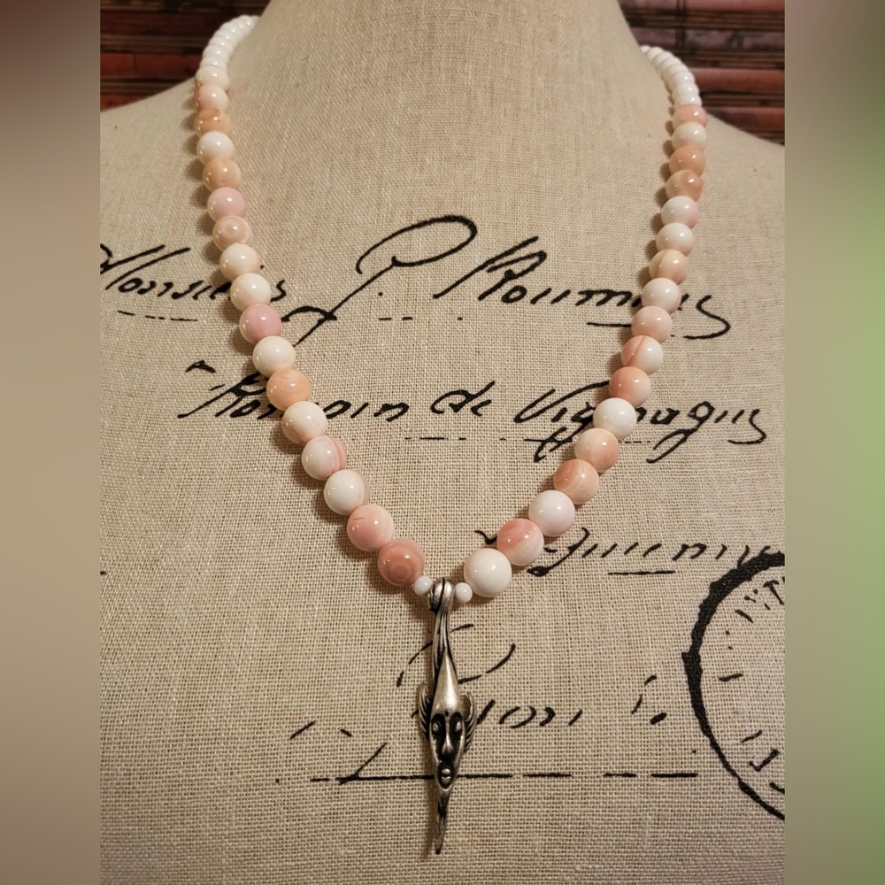 Elegant Queen Conch Shell Necklace with Silver Pendant